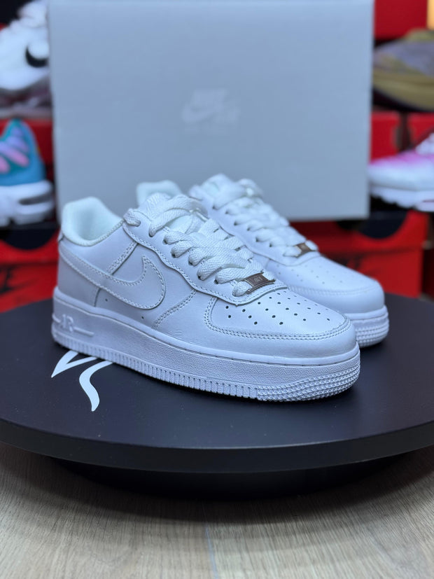 NIKE AIRFORCE